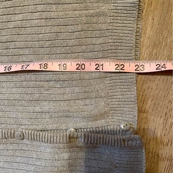 Women’s Lands End V neck grey cotton ribbed knitted vest. Buttoned. Size small - Picture 3 of 5